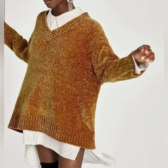 Zara knit Cozy V-Neck Sweater in Gold - Picture 4 of 4